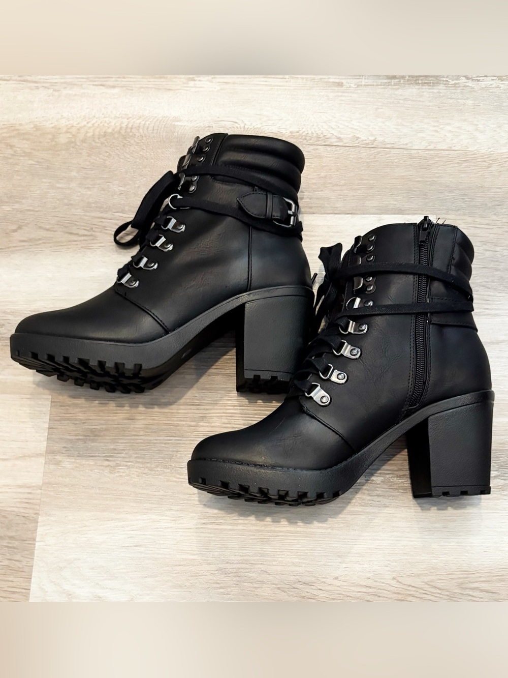 NWT MIA ANNEMARIE COMBAT BOOTS